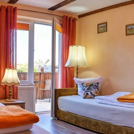 فندق مبيت وإفطار Osrodek Jagienka Zieleniec 3*